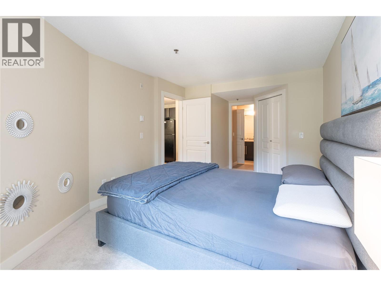 218 1089 Sunset Drive, Kelowna