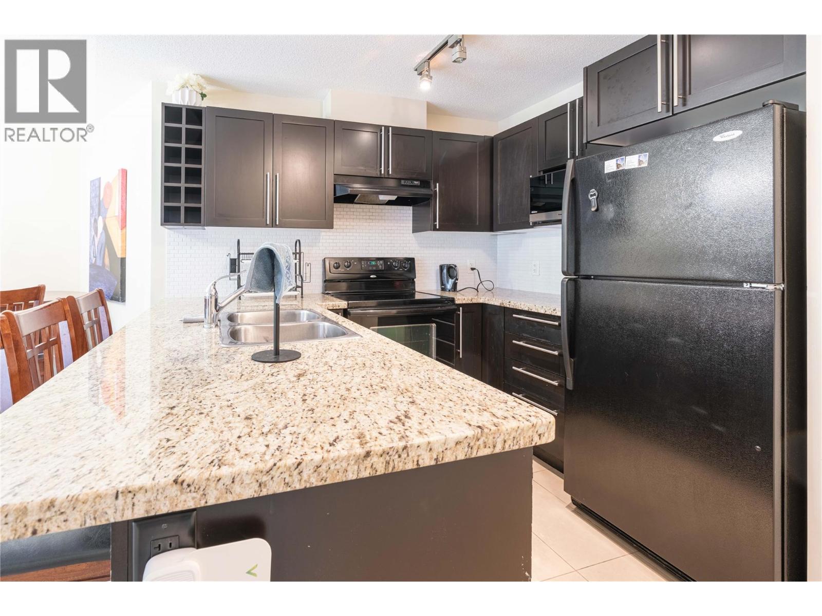 218 1089 Sunset Drive, Kelowna