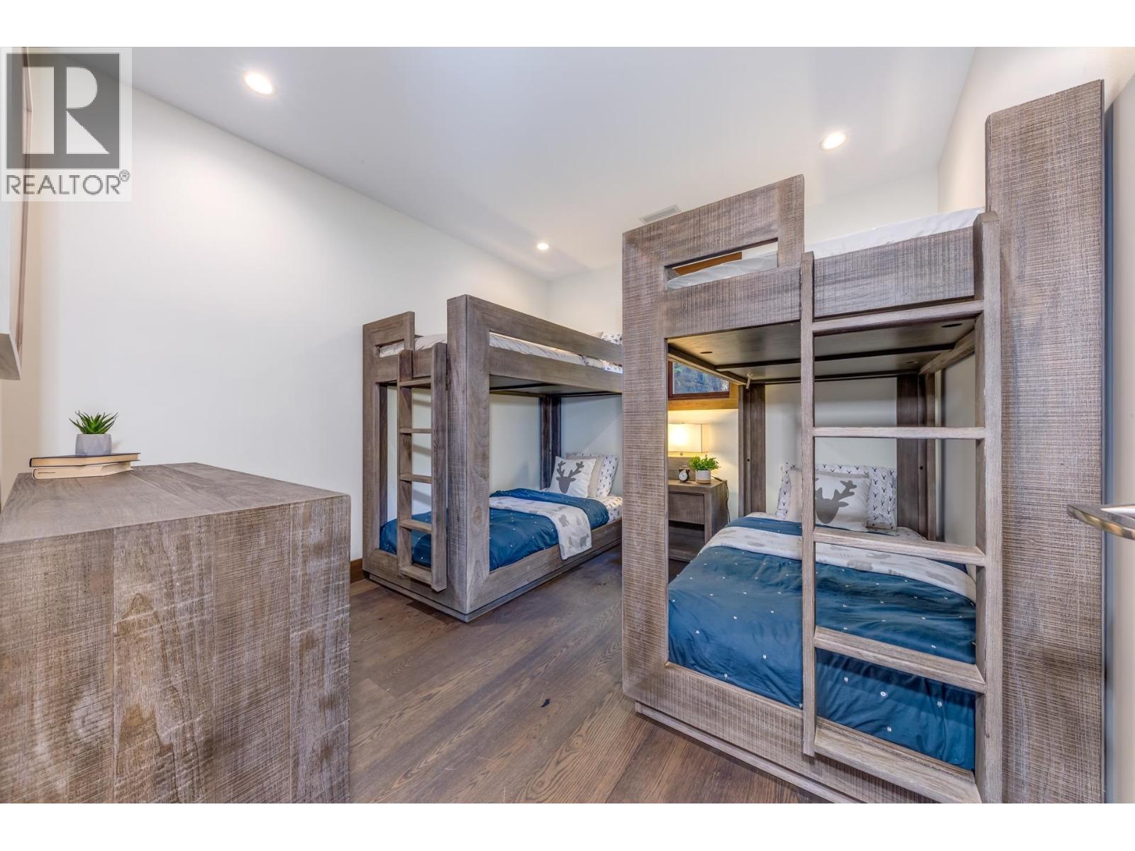 3354 PEAK DRIVE, Whistler
