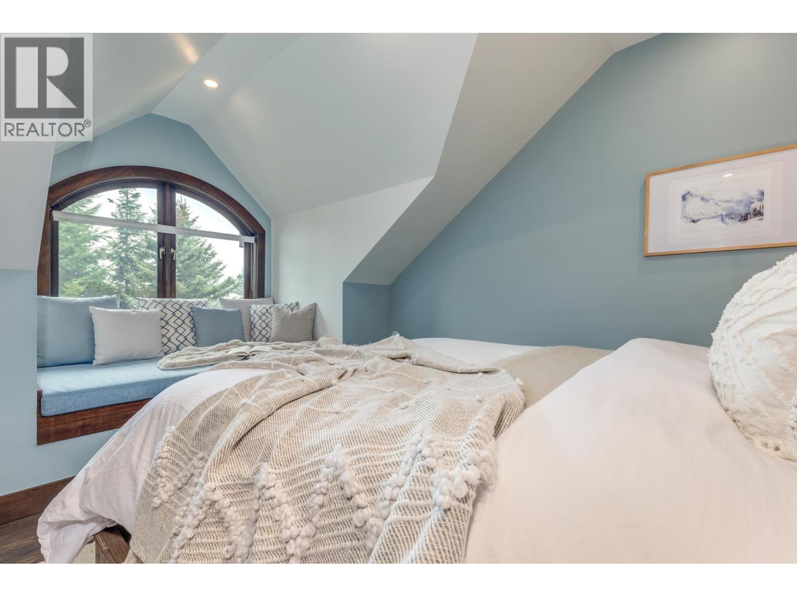 3354 PEAK DRIVE, Whistler