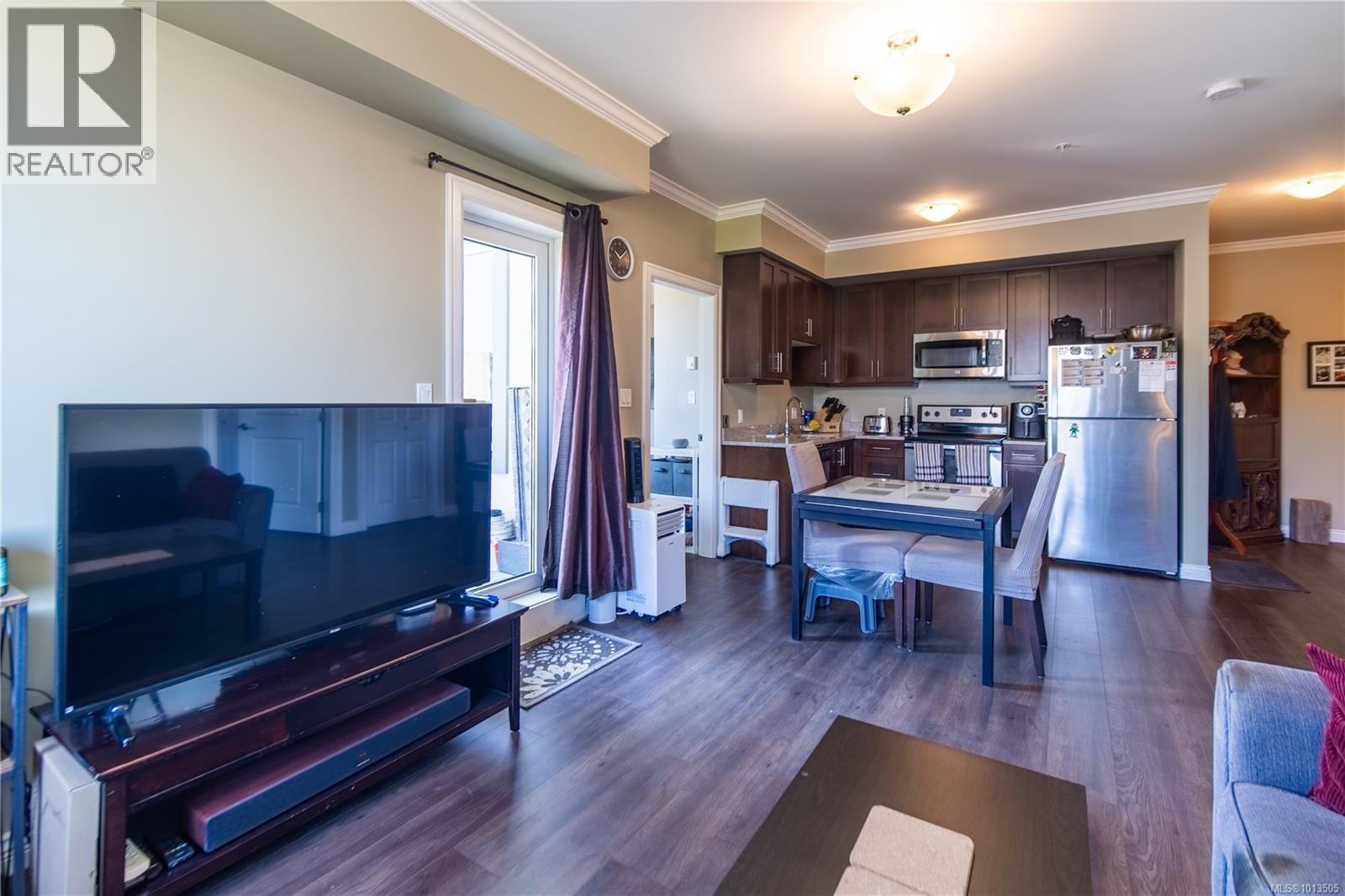 301 2409 Bevan Avenue, Sidney