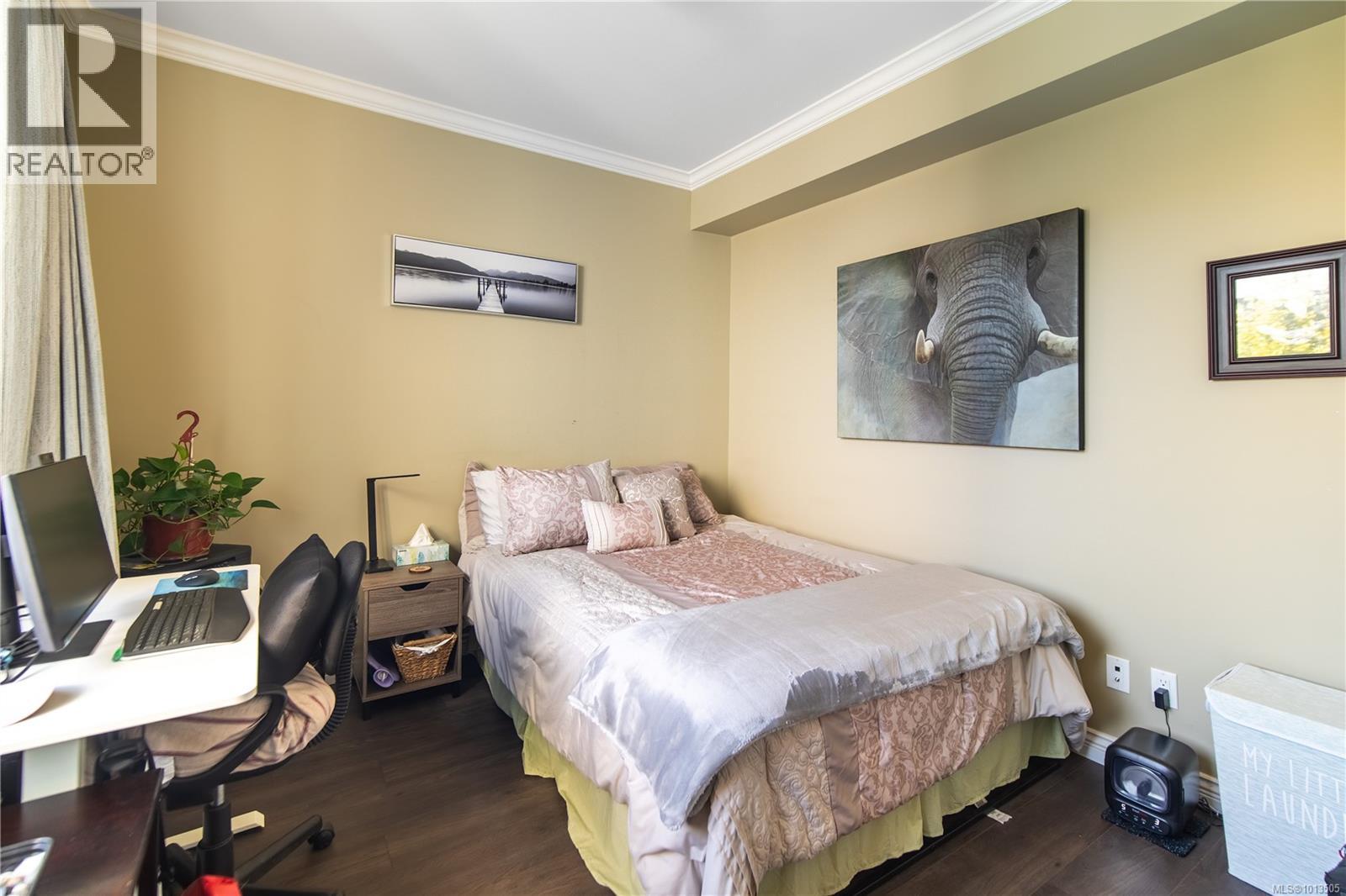 301 2409 Bevan Avenue, Sidney