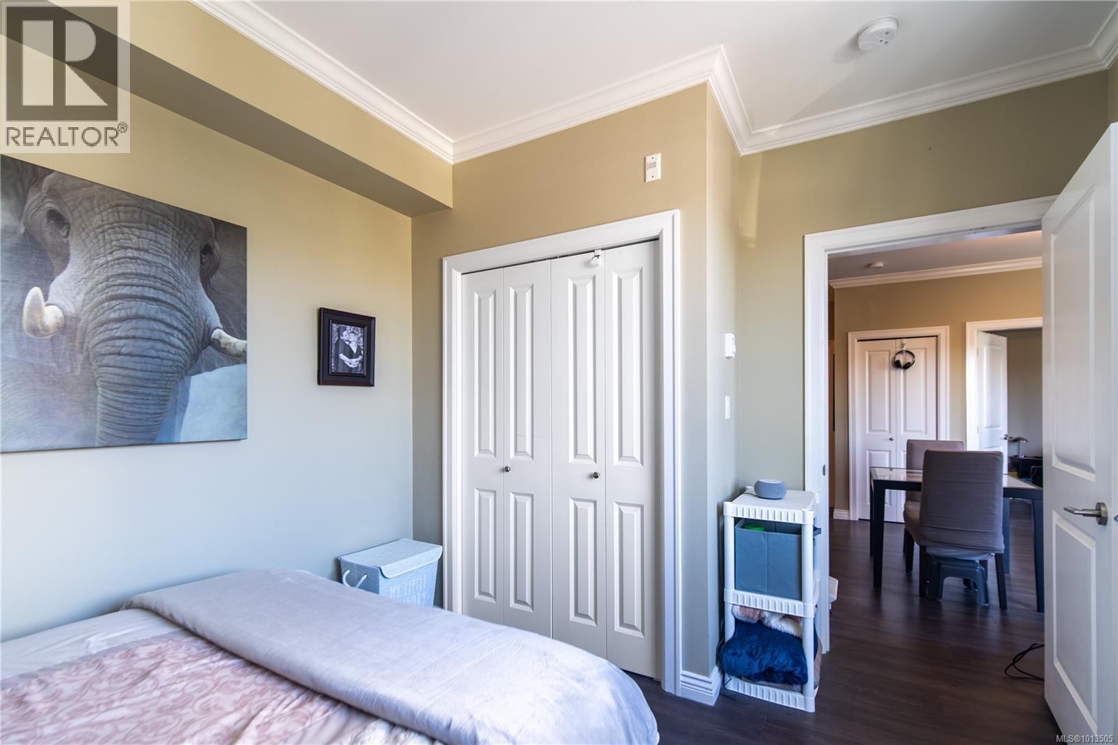 301 2409 Bevan Avenue, Sidney