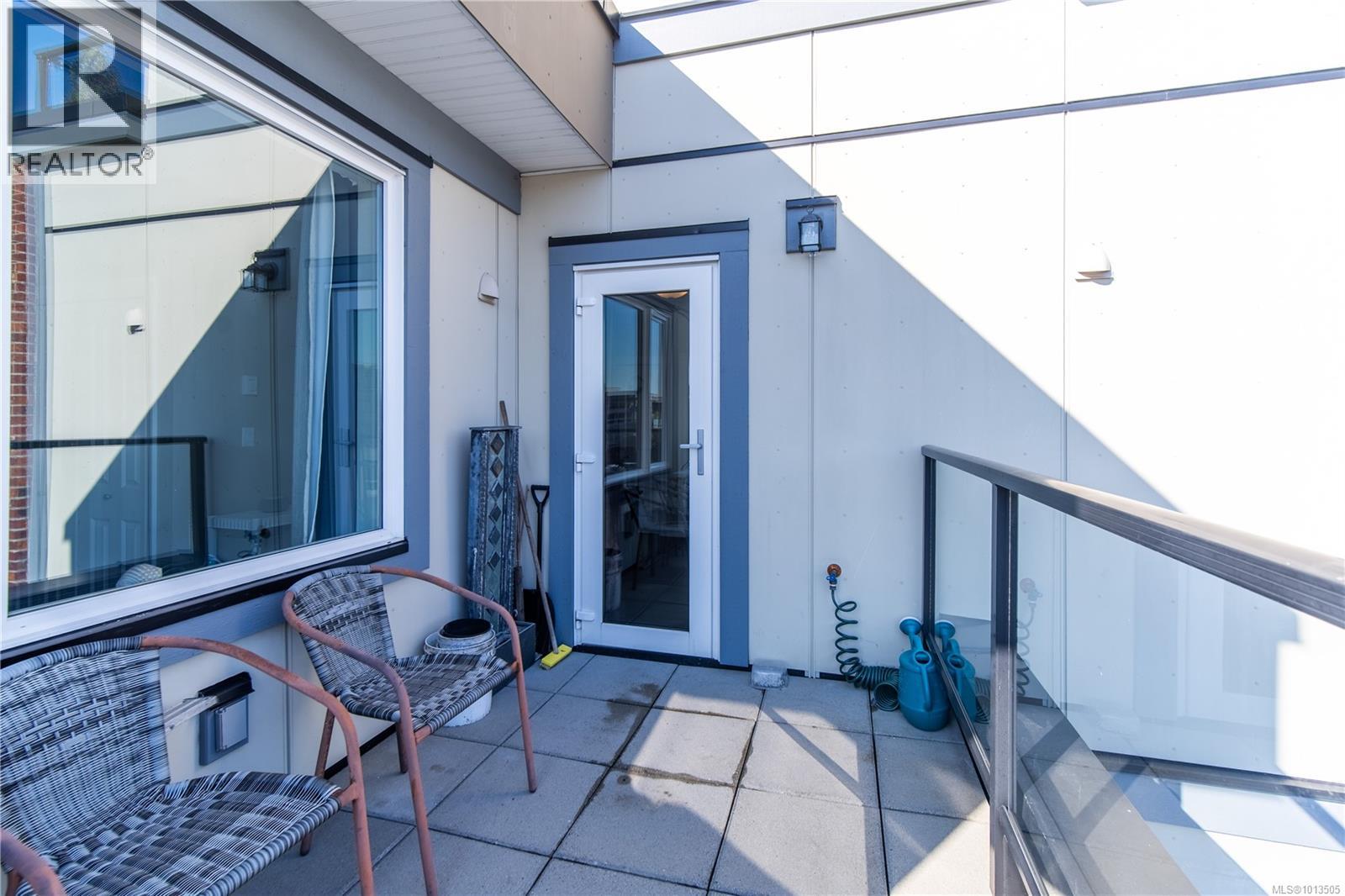 301 2409 Bevan Avenue, Sidney