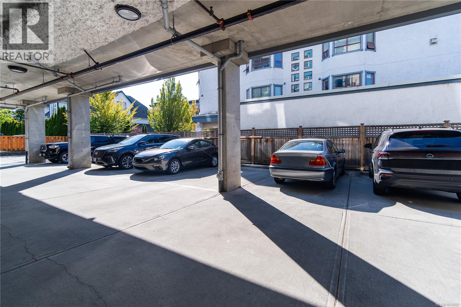 301 2409 Bevan Avenue, Sidney