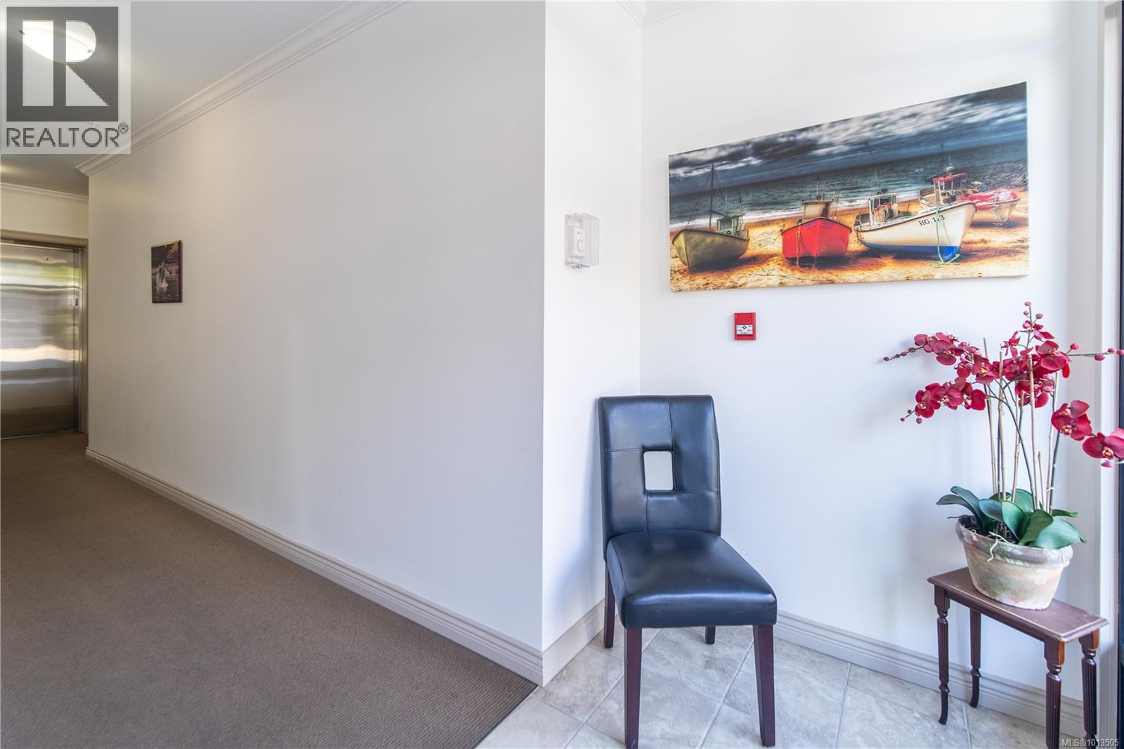 301 2409 Bevan Avenue, Sidney