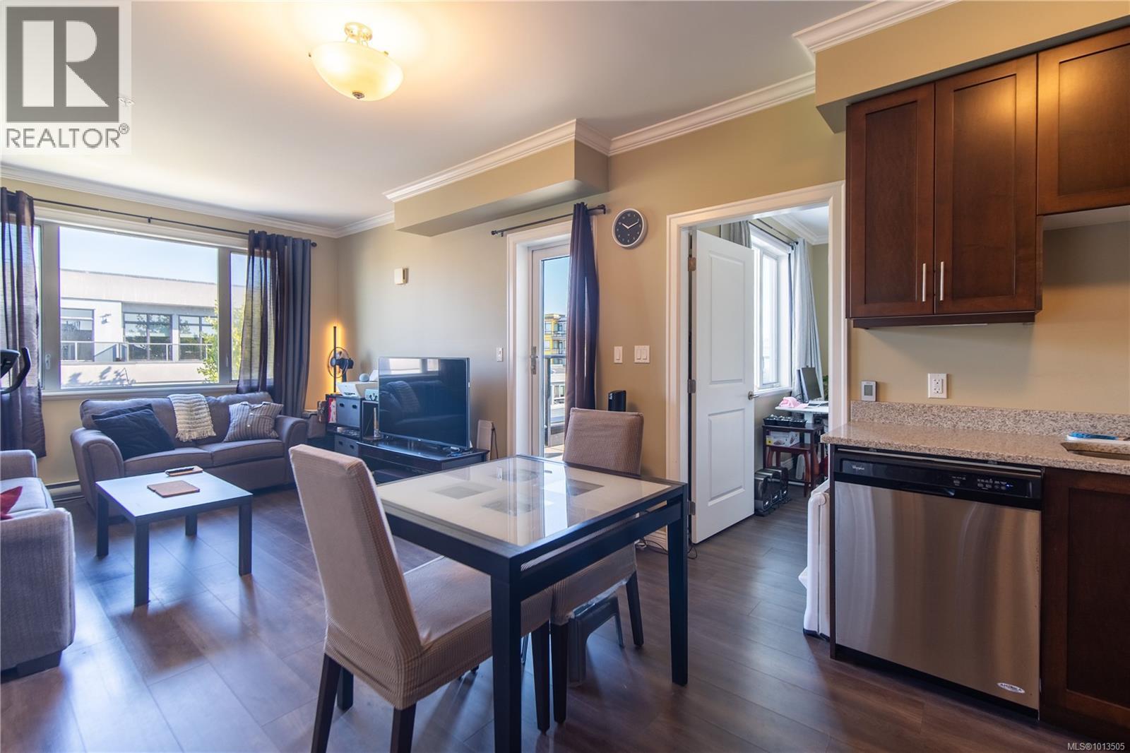301 2409 Bevan Avenue, Sidney