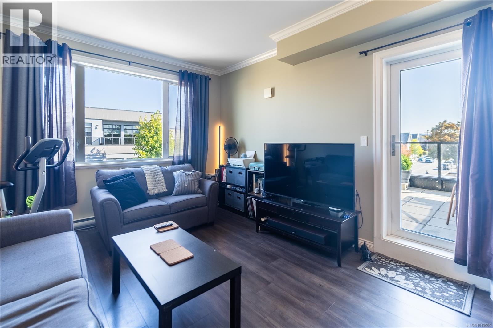301 2409 Bevan Avenue, Sidney