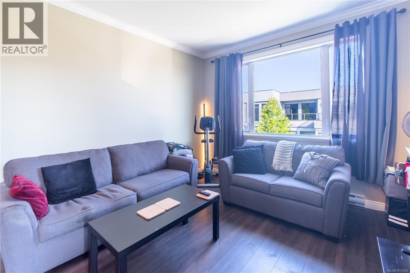 301 2409 Bevan Avenue, Sidney
