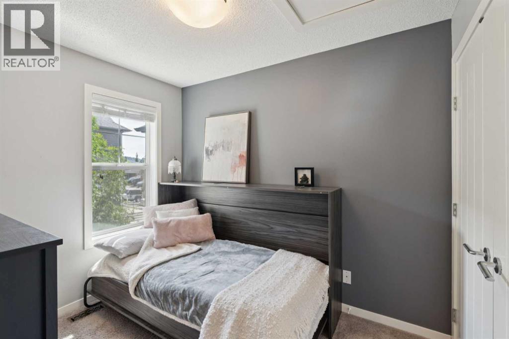 101 Sunset Drive, Cochrane