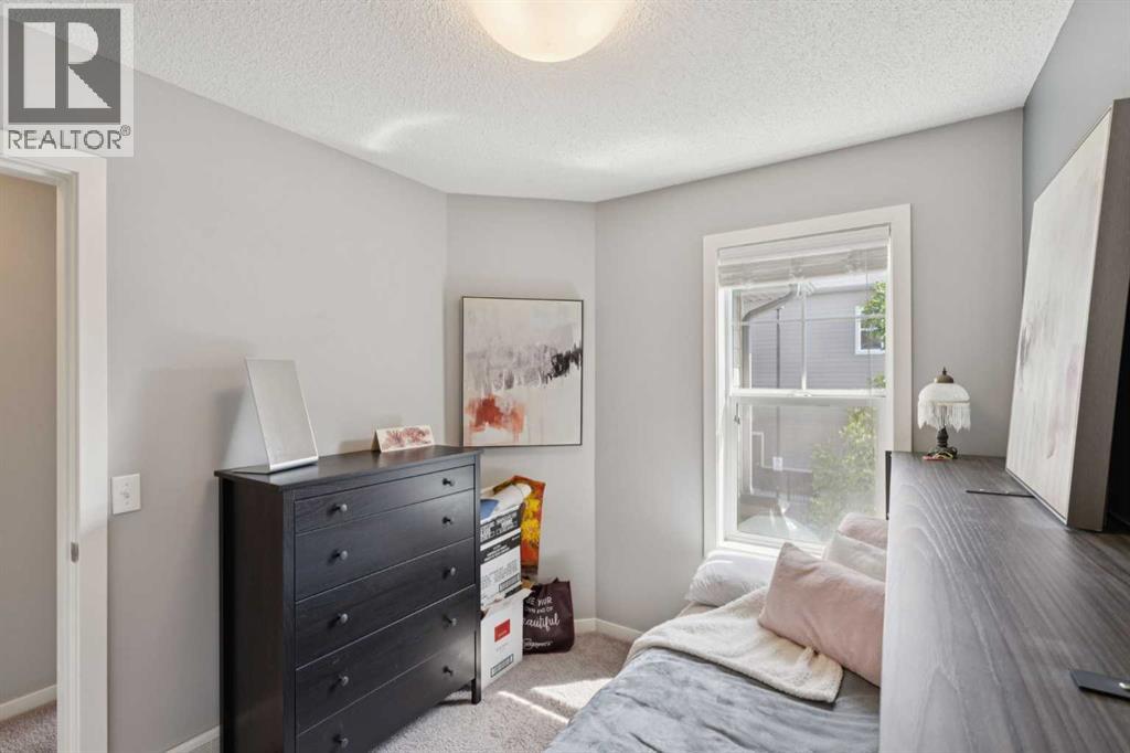 101 Sunset Drive, Cochrane