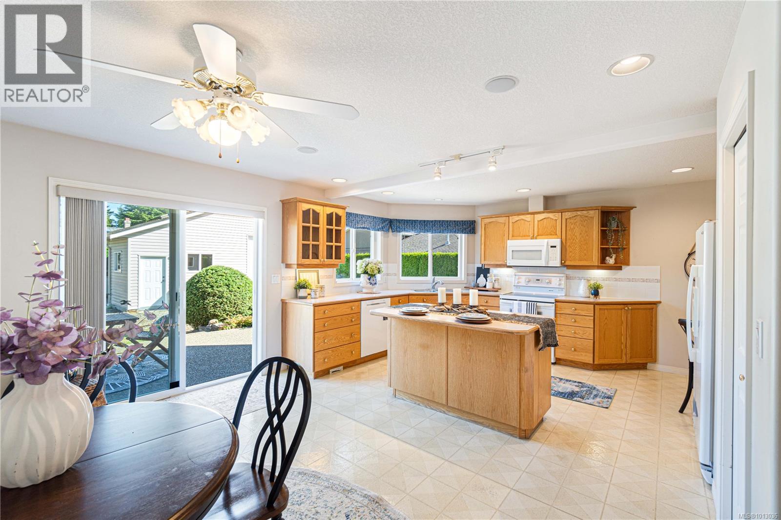 587 Hawthorne Rise, Parksville