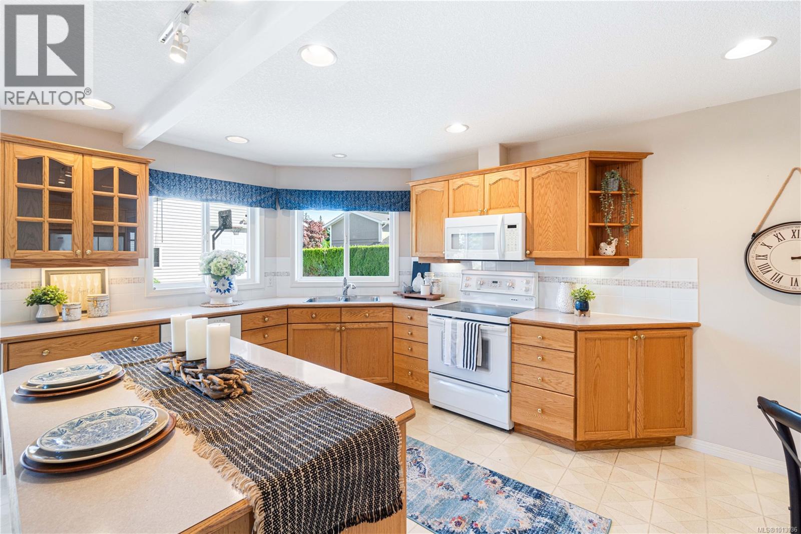 587 Hawthorne Rise, Parksville