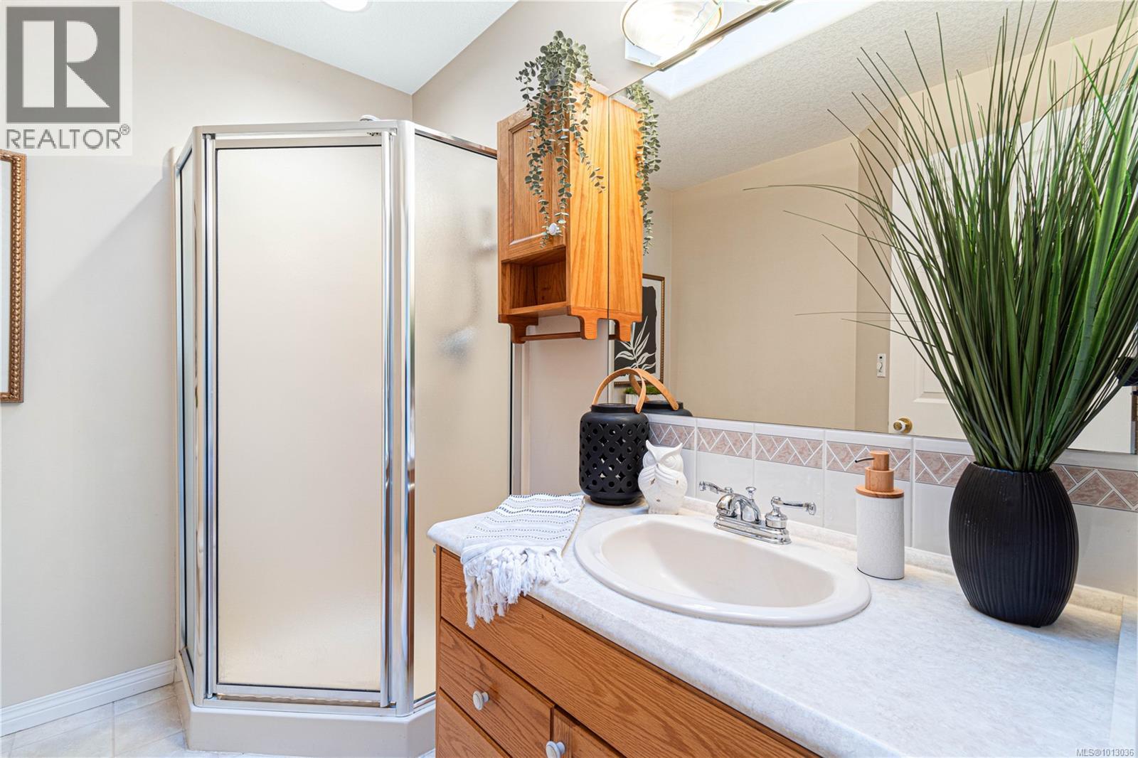 587 Hawthorne Rise, Parksville
