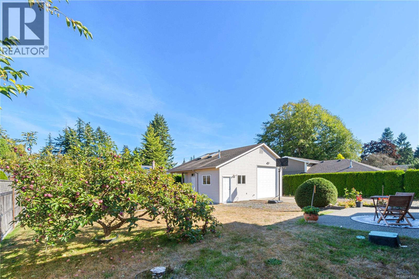 587 Hawthorne Rise, Parksville