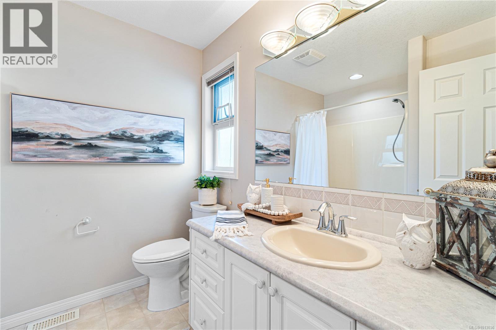 587 Hawthorne Rise, Parksville