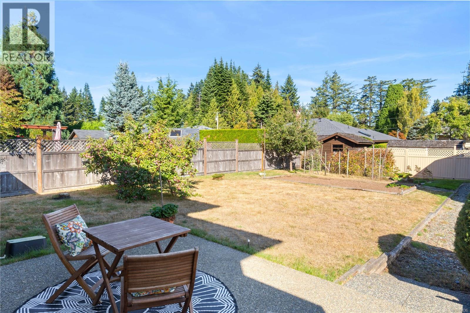 587 Hawthorne Rise, Parksville
