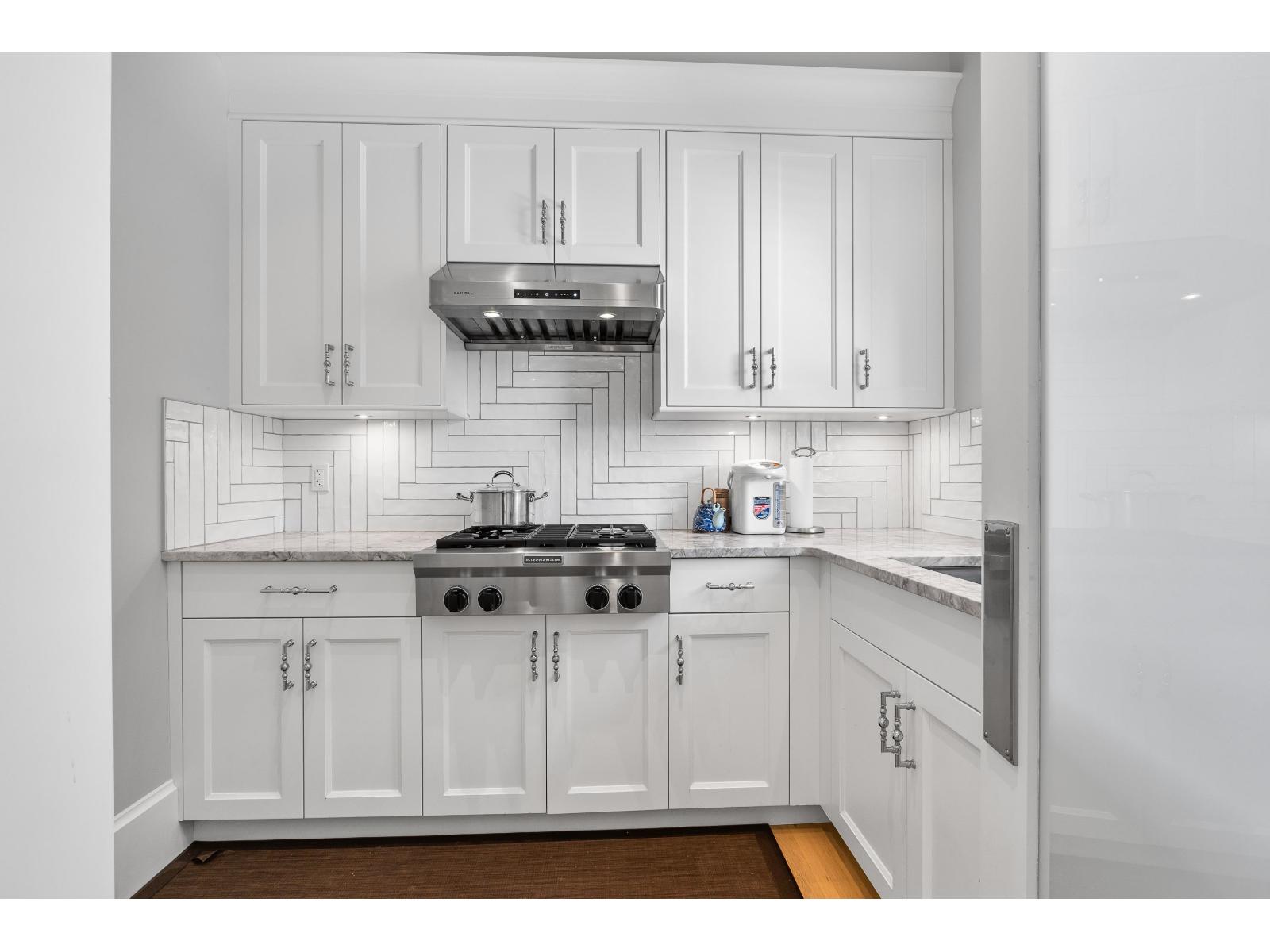 13416 MARINE DRIVE, Surrey