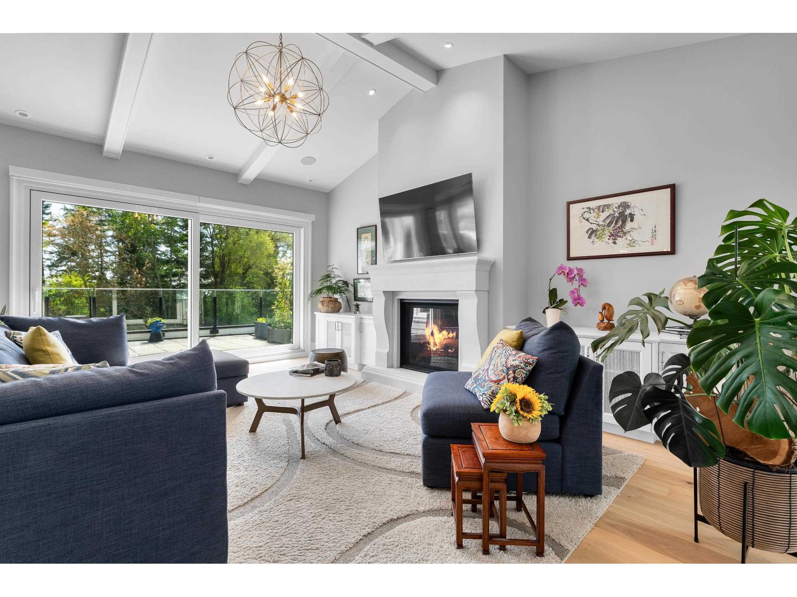 13416 MARINE DRIVE, Surrey