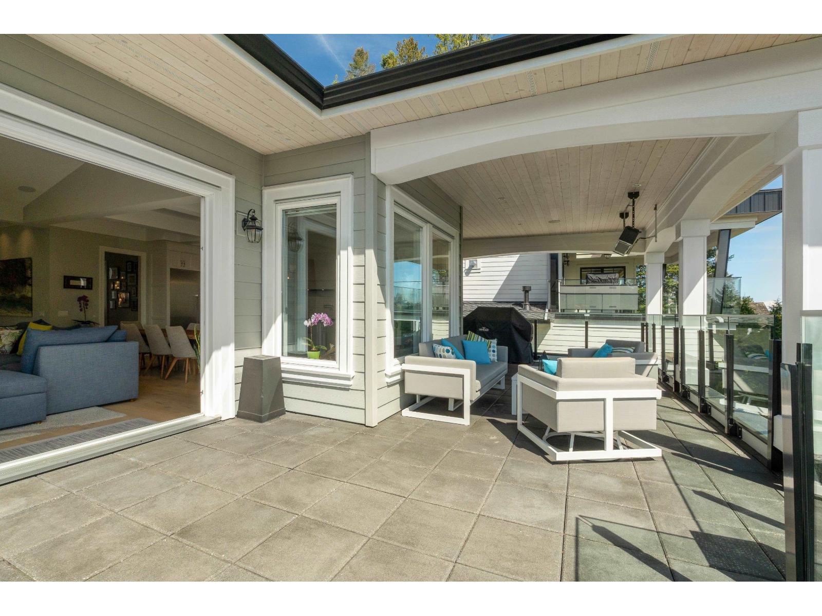 13416 MARINE DRIVE, Surrey