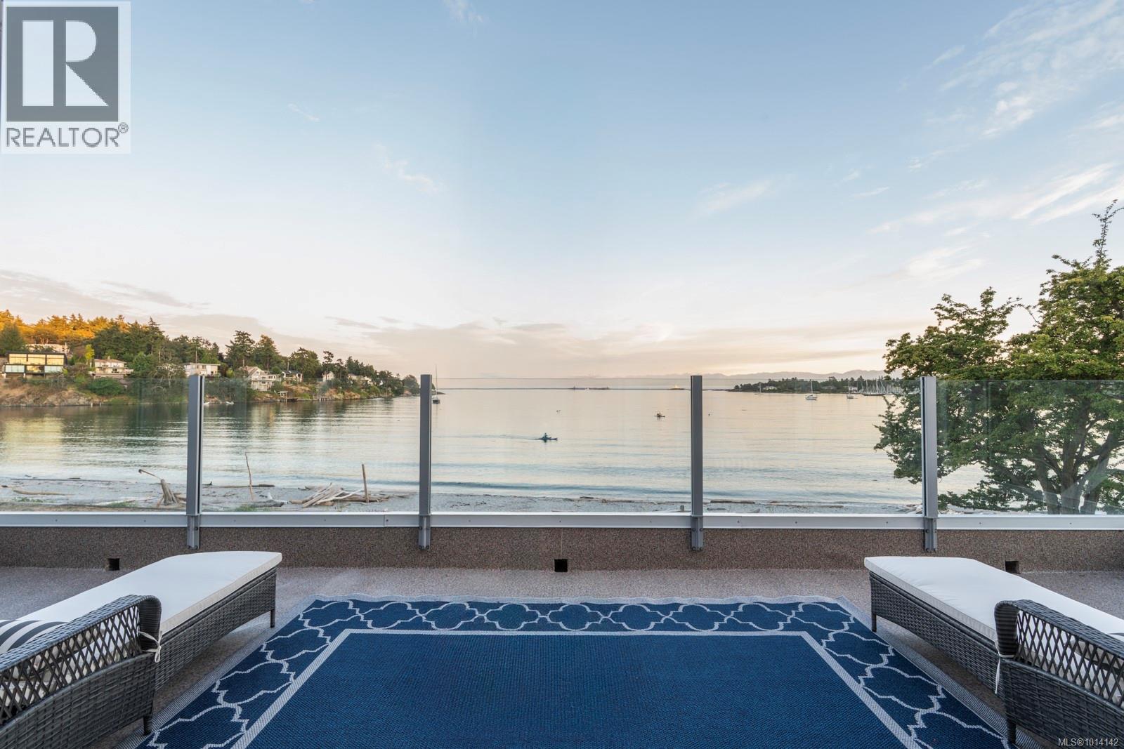  3905B Cadboro Bay Road, Saanich