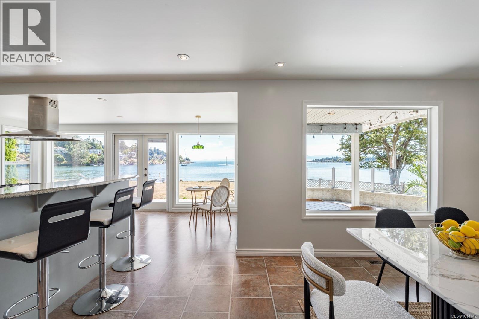  3905B Cadboro Bay Road, Saanich