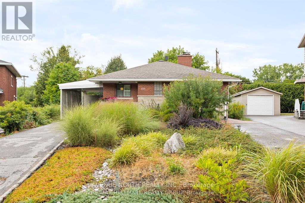 Maintenance free front yard