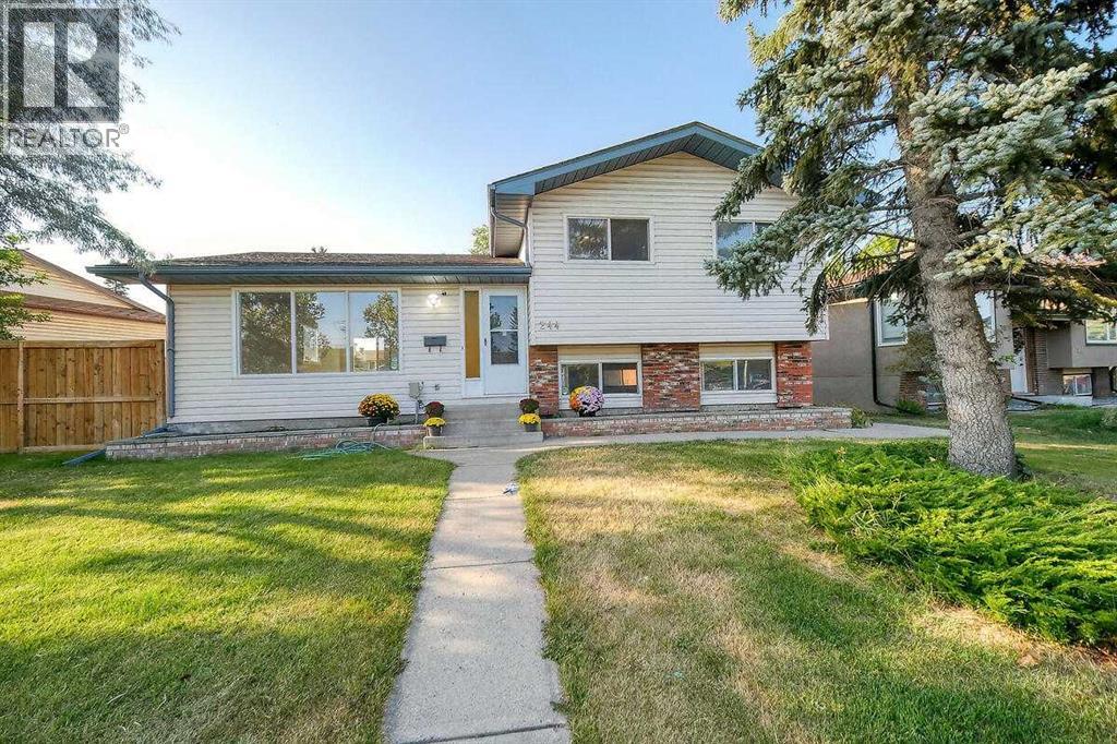 Single Family House 4 Level for Sale in  Pinetree Road NE Pineridge Calgary 