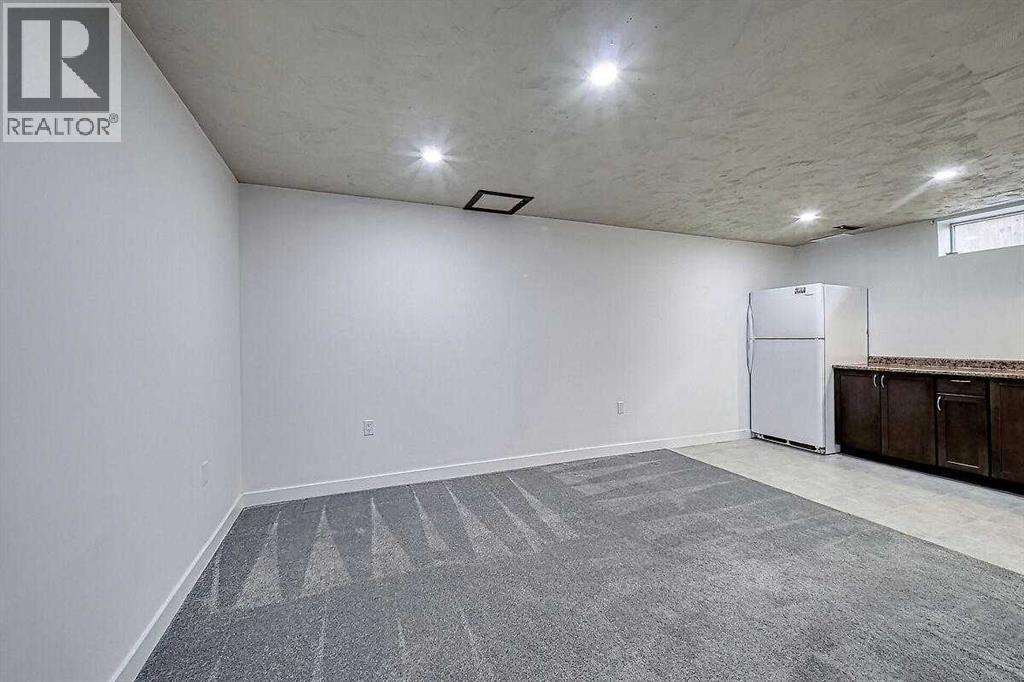 Single Family House 4 Level for Sale in  Pinetree Road NE Pineridge Calgary 