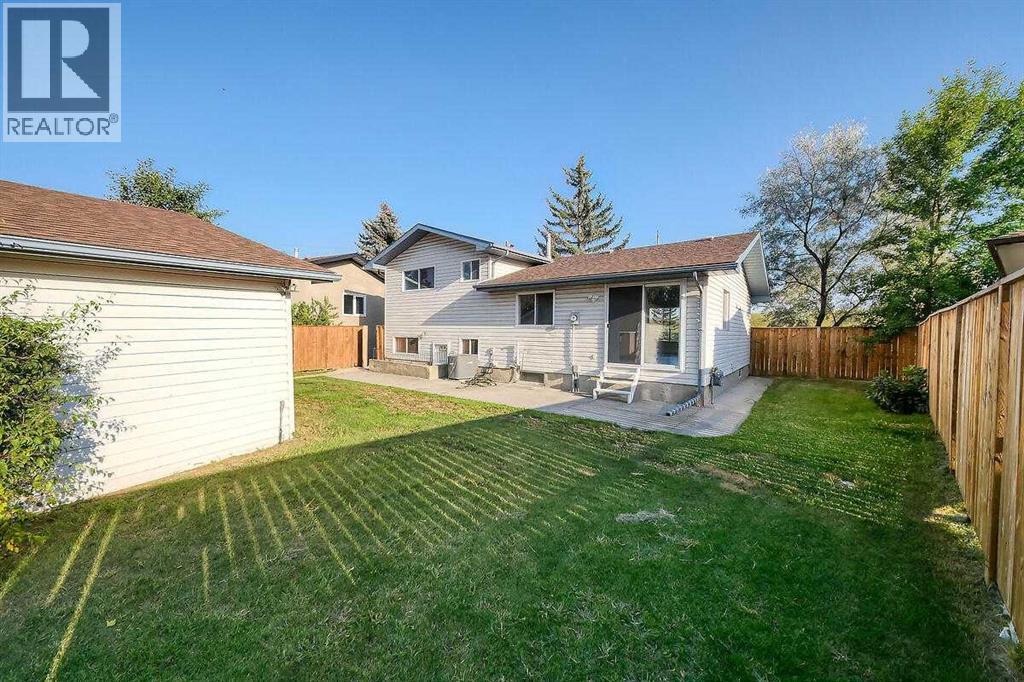 Single Family House 4 Level for Sale in  Pinetree Road NE Pineridge Calgary 
