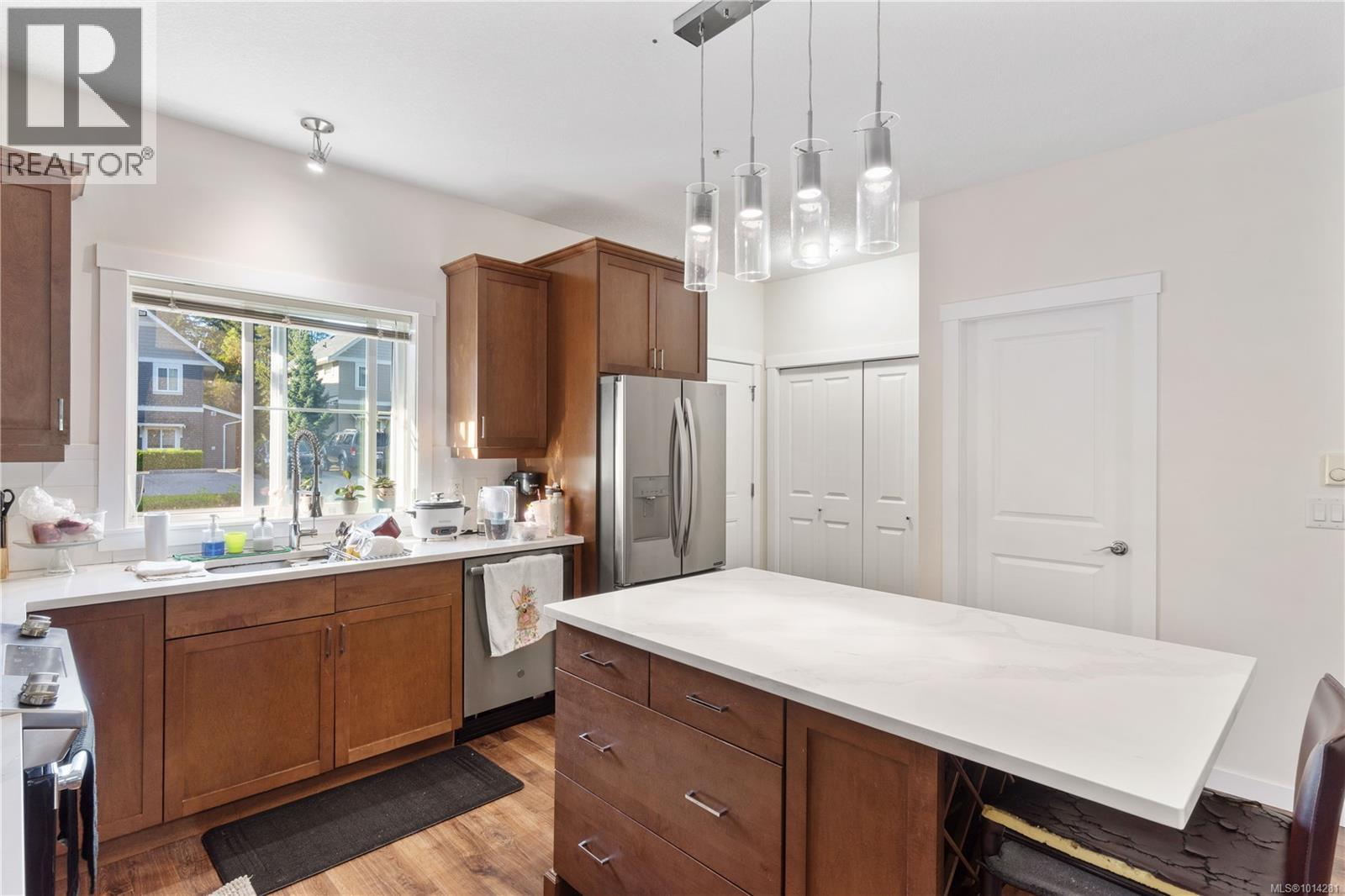 301 1675 Crescent View Dr, Nanaimo