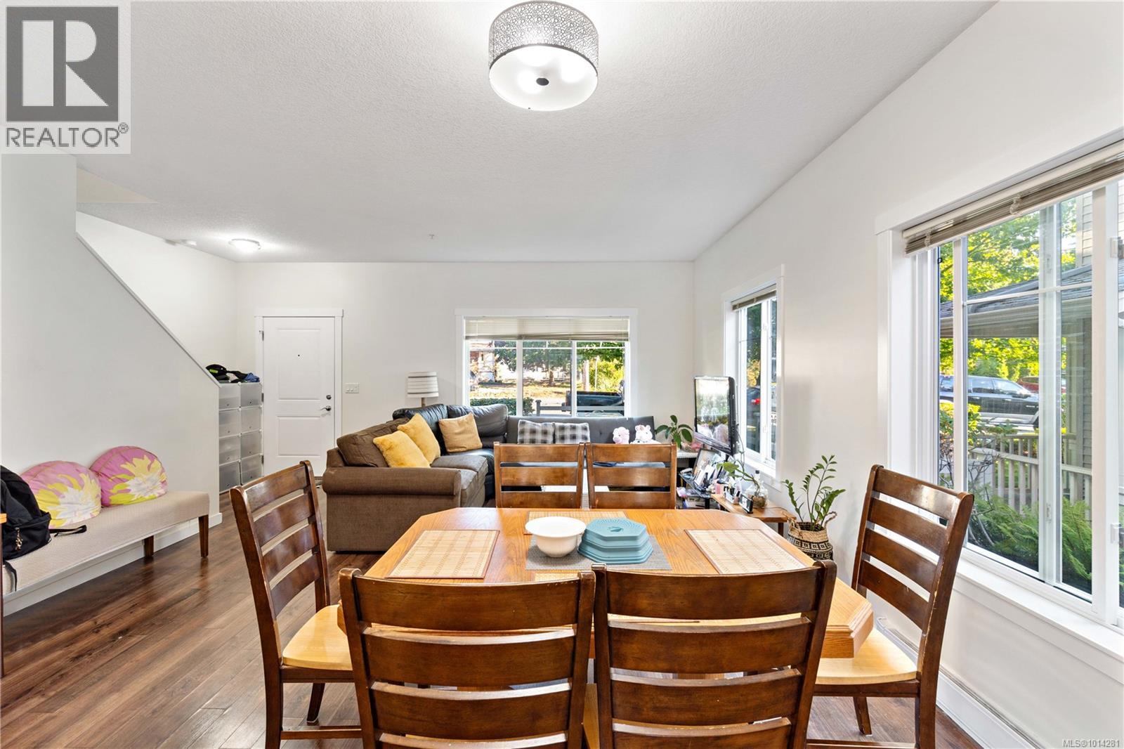 301 1675 Crescent View Dr, Nanaimo
