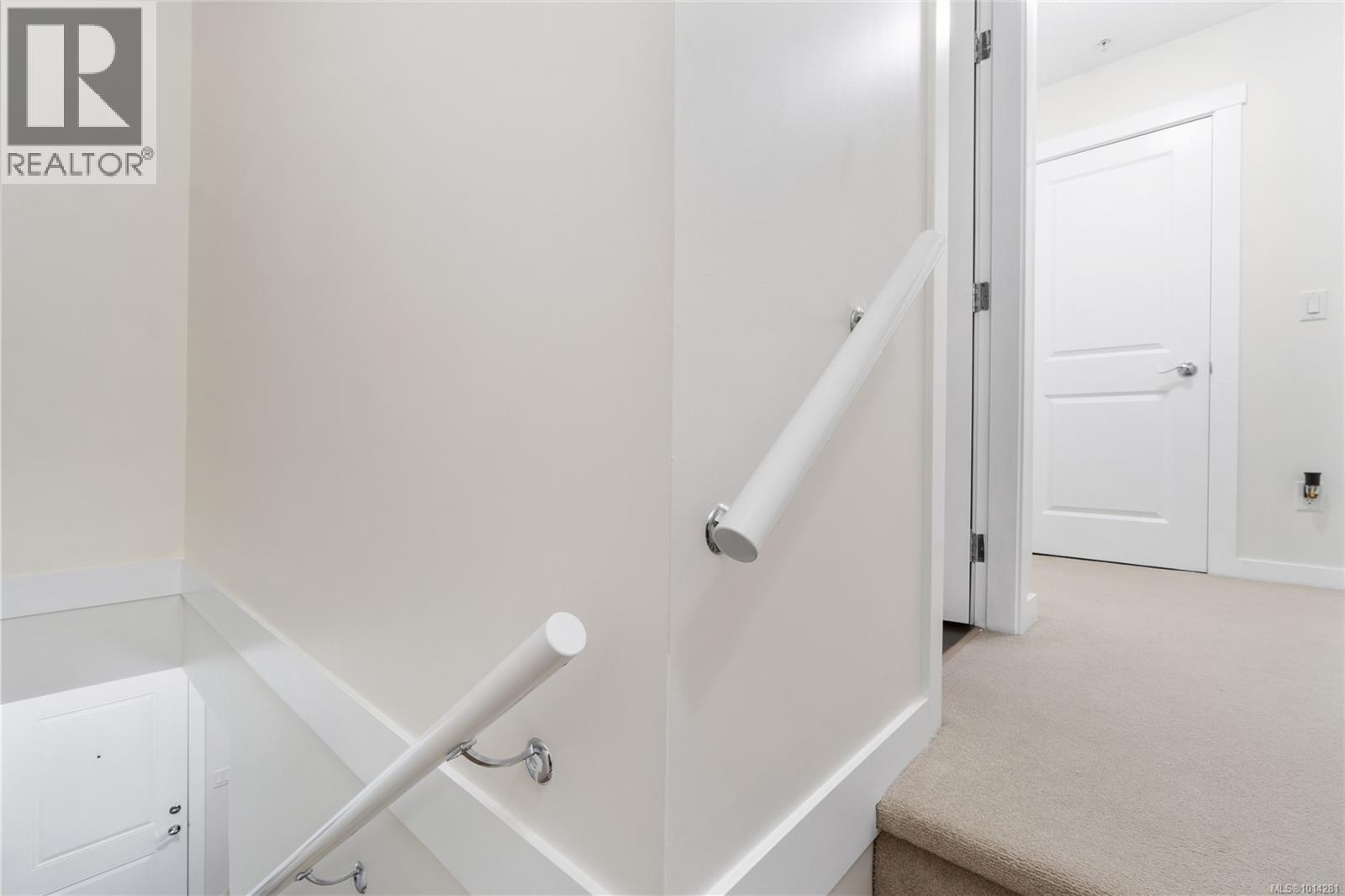 301 1675 Crescent View Dr, Nanaimo