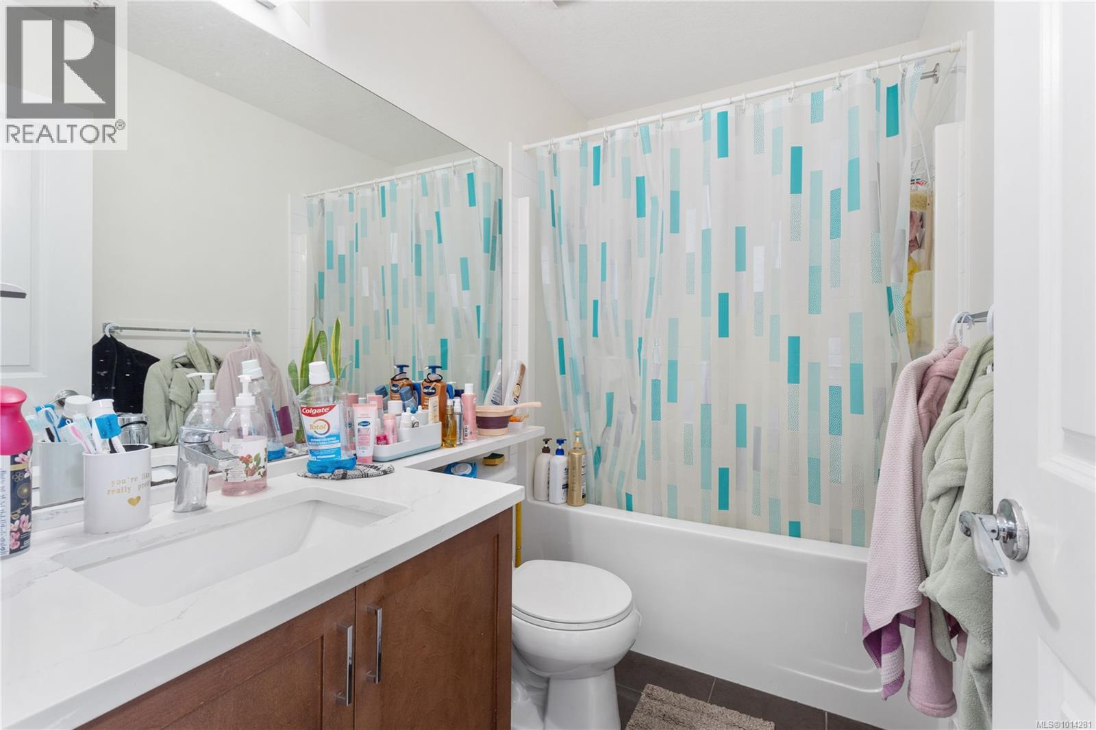 301 1675 Crescent View Dr, Nanaimo