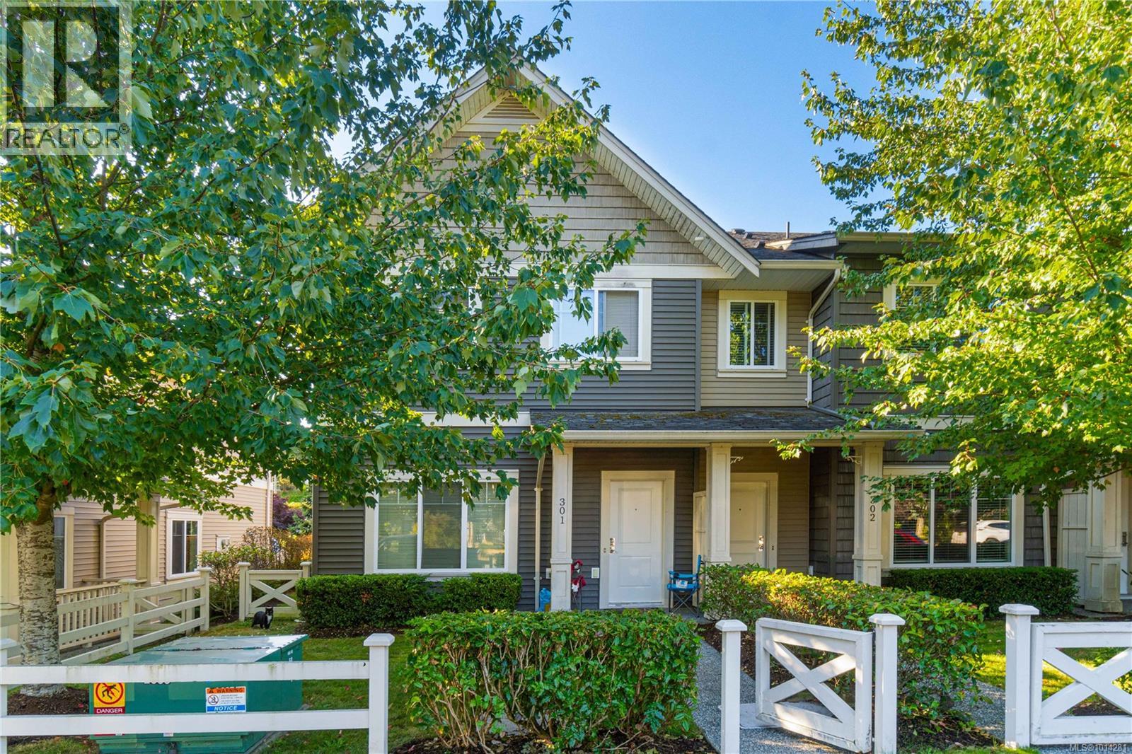 301 1675 Crescent View Dr, Nanaimo