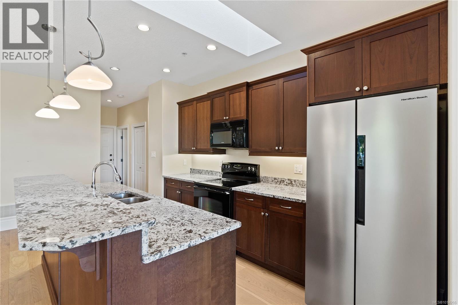 25 447 Pym St S, Parksville