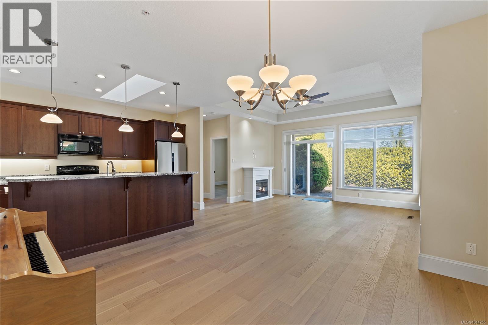 25 447 Pym St S, Parksville