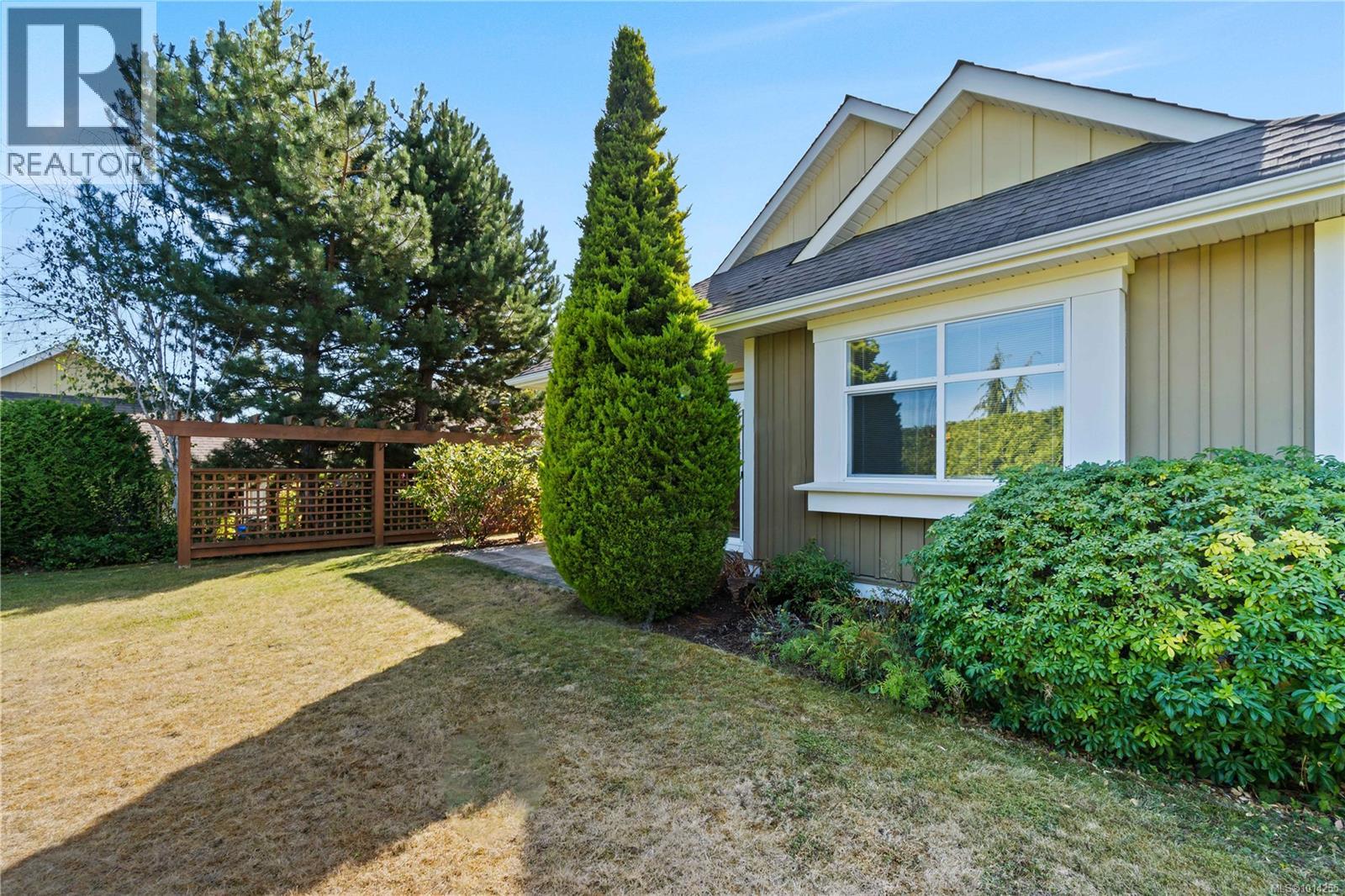 25 447 Pym St S, Parksville