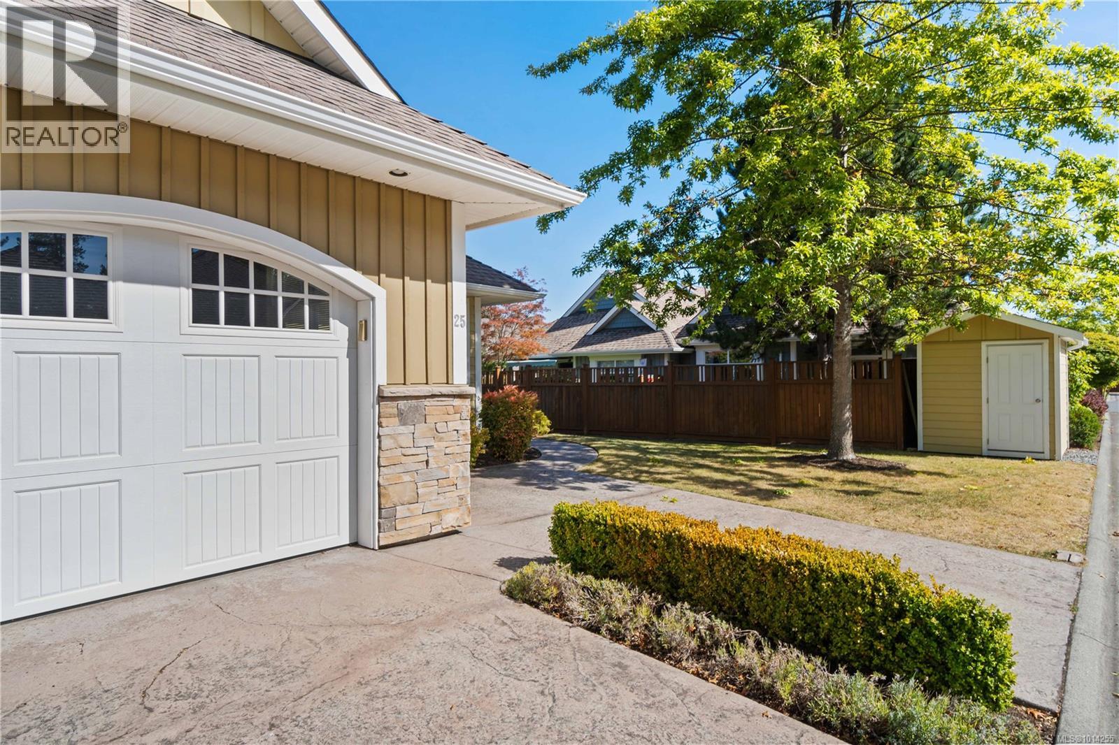 25 447 Pym St S, Parksville