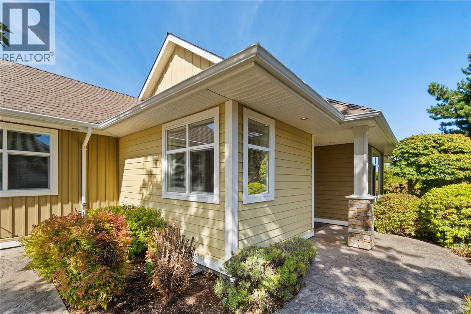 25 447 Pym St S, Parksville