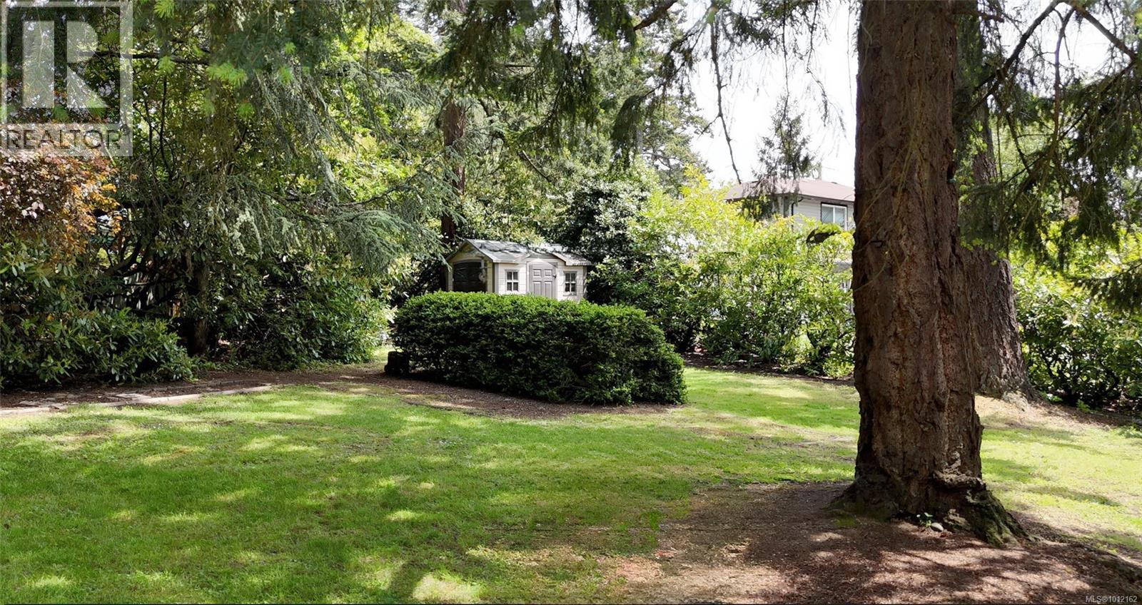 164 Island Hwy, View Royal