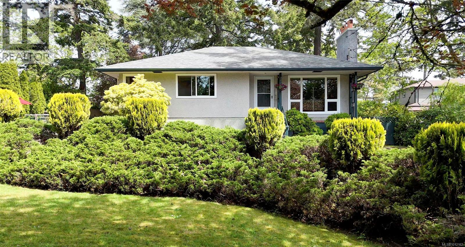 164 Island Hwy, View Royal