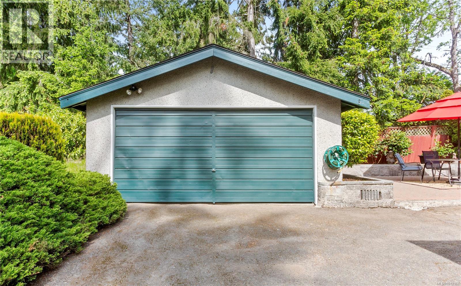 164 Island Hwy, View Royal