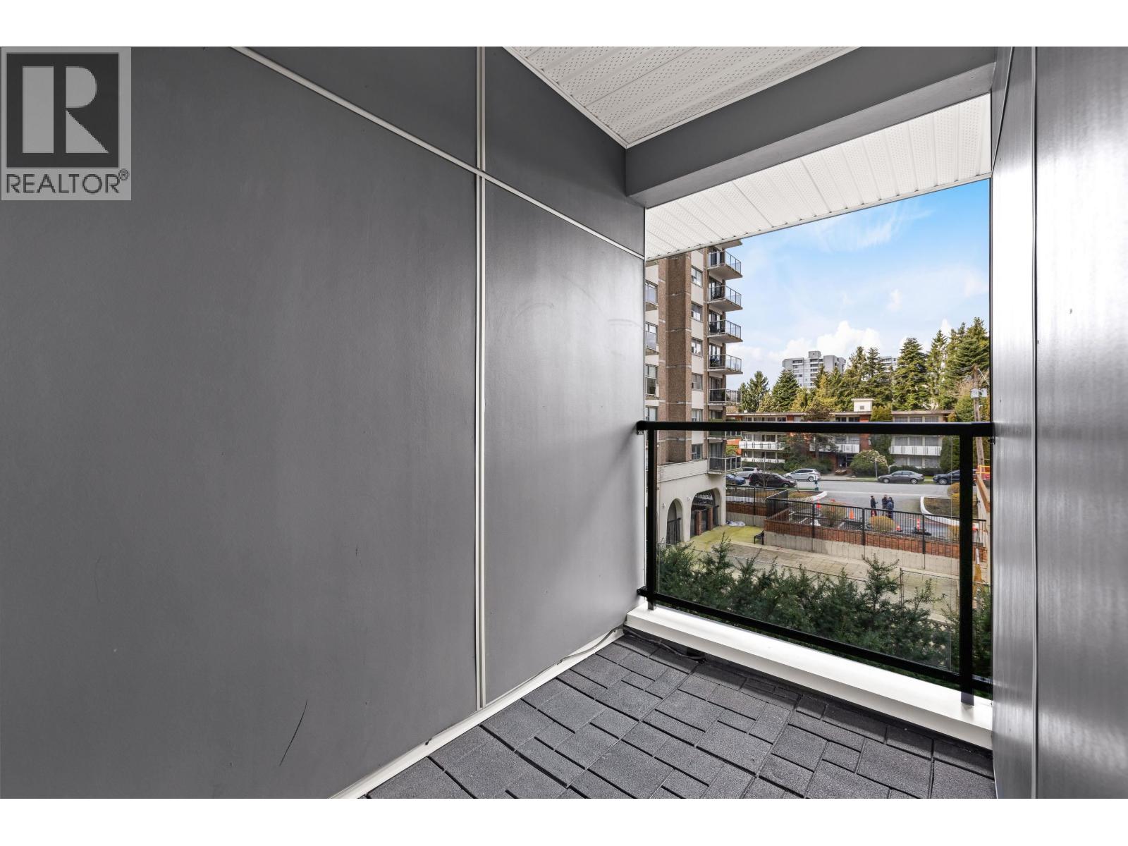 104 809 FOURTH AVENUE, New Westminster