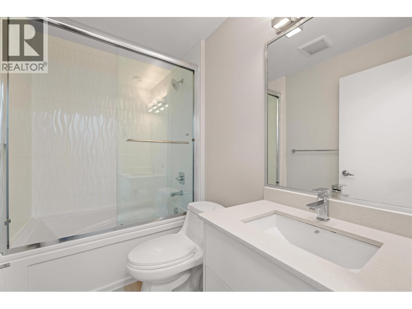 104 809 FOURTH AVENUE, New Westminster