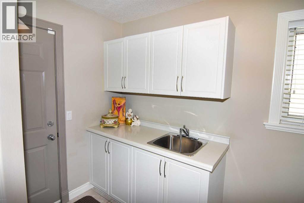 Single Family House for Sale in  Scenic View Close NW Scenic Acres Calgary 