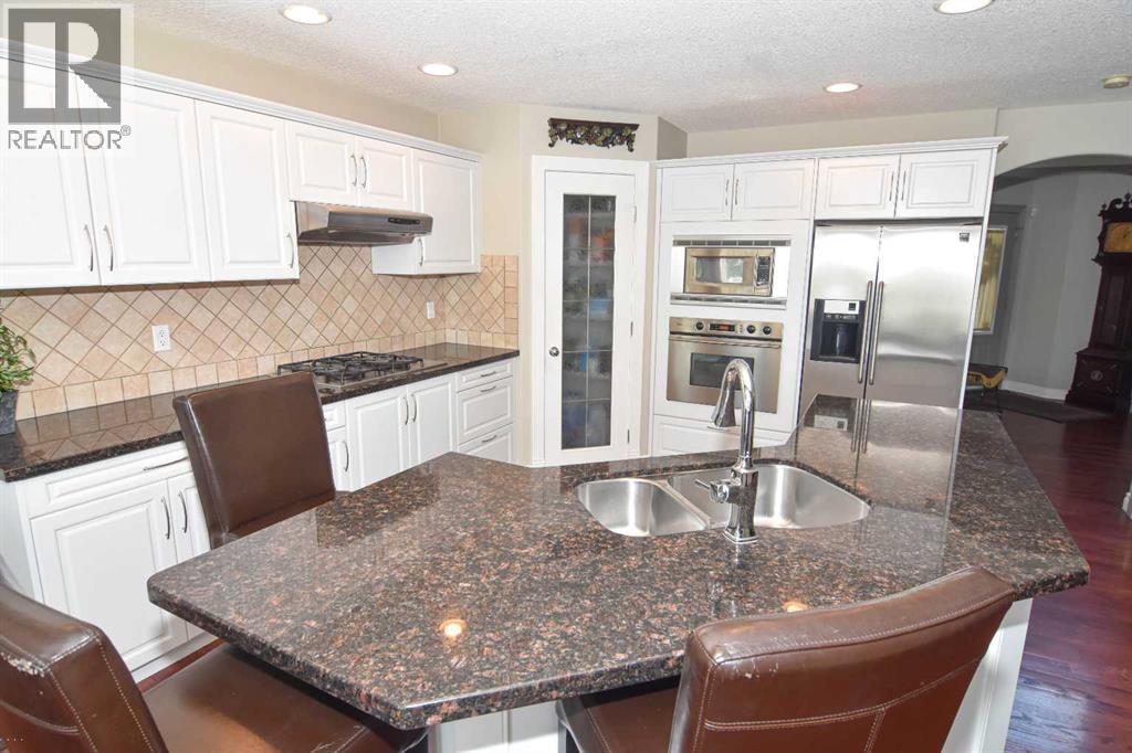 Single Family House for Sale in  Scenic View Close NW Scenic Acres Calgary 