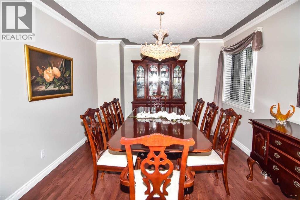 Single Family House for Sale in  Scenic View Close NW Scenic Acres Calgary 