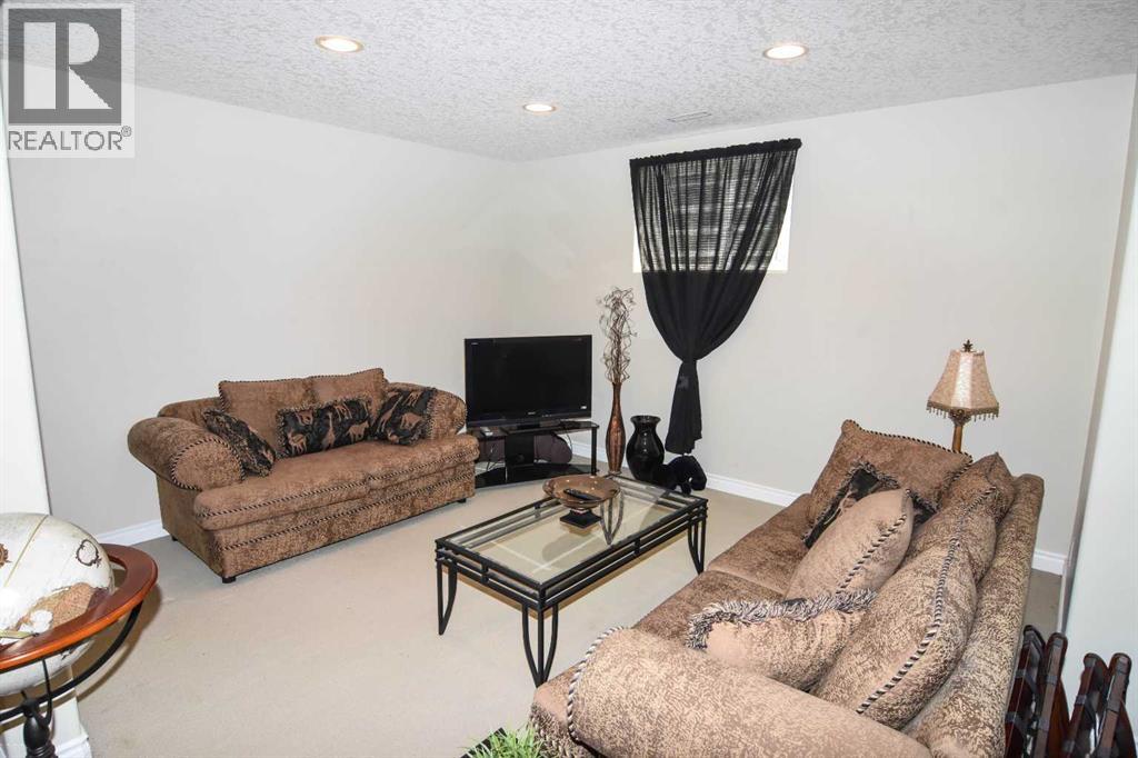 Single Family House for Sale in  Scenic View Close NW Scenic Acres Calgary 