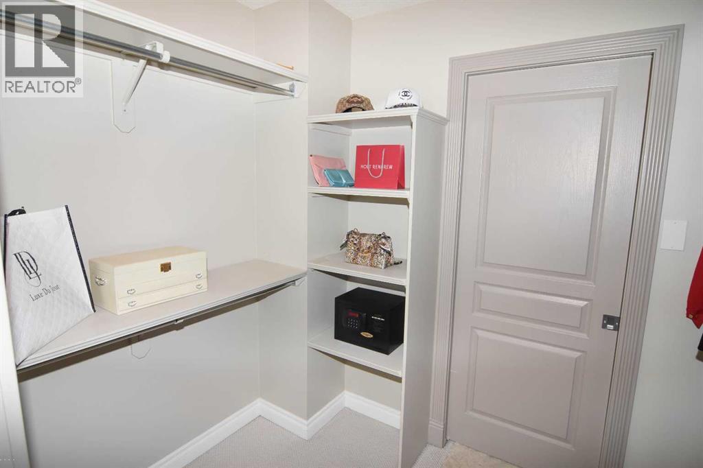 Single Family House for Sale in  Scenic View Close NW Scenic Acres Calgary 